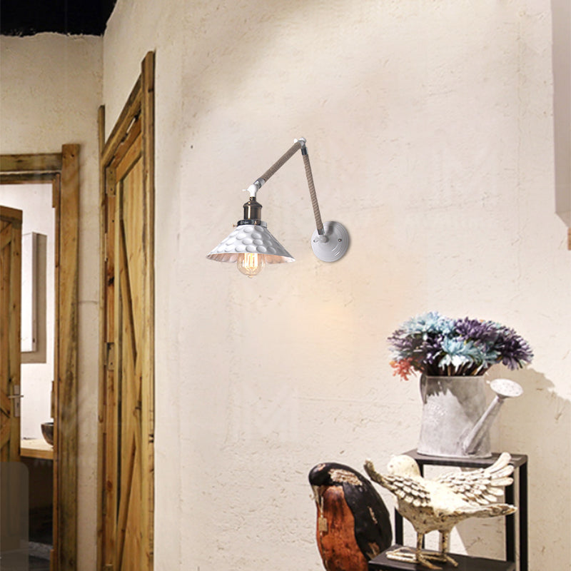 Frendorf | Metalen Dimpled Conische Wandlamp Industrieel Stijl 1 Licht Gang Wandlamp met Draaibare Arm in Wit