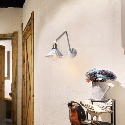 Frendorf | Metalen Dimpled Conische Wandlamp Industrieel Stijl 1 Licht Gang Wandlamp met Draaibare Arm in Wit