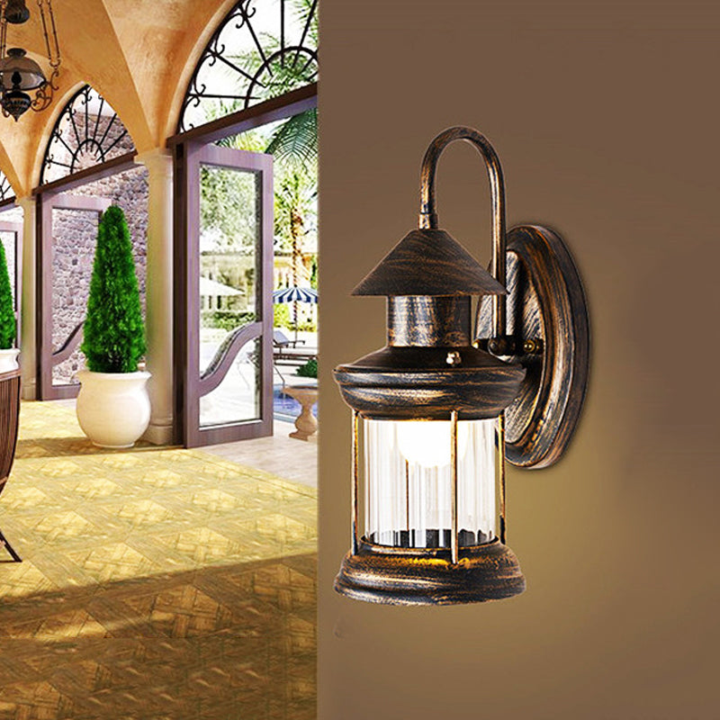 Frendorf | Metallische Laterne Wandmontage Beleuchtung Küstliche 1-Glühbirne Ecke Wandlampe Wandlicht mit geschwungenem Arm in Messing