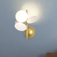 Frendorf | Blatt Nachttisch Wandleuchten Ideen Eisen 1 Licht Macaron Stil Wandlampe in Weiß/Rot-Gelb-Blau mit Ball Cremeglas-Schirm
