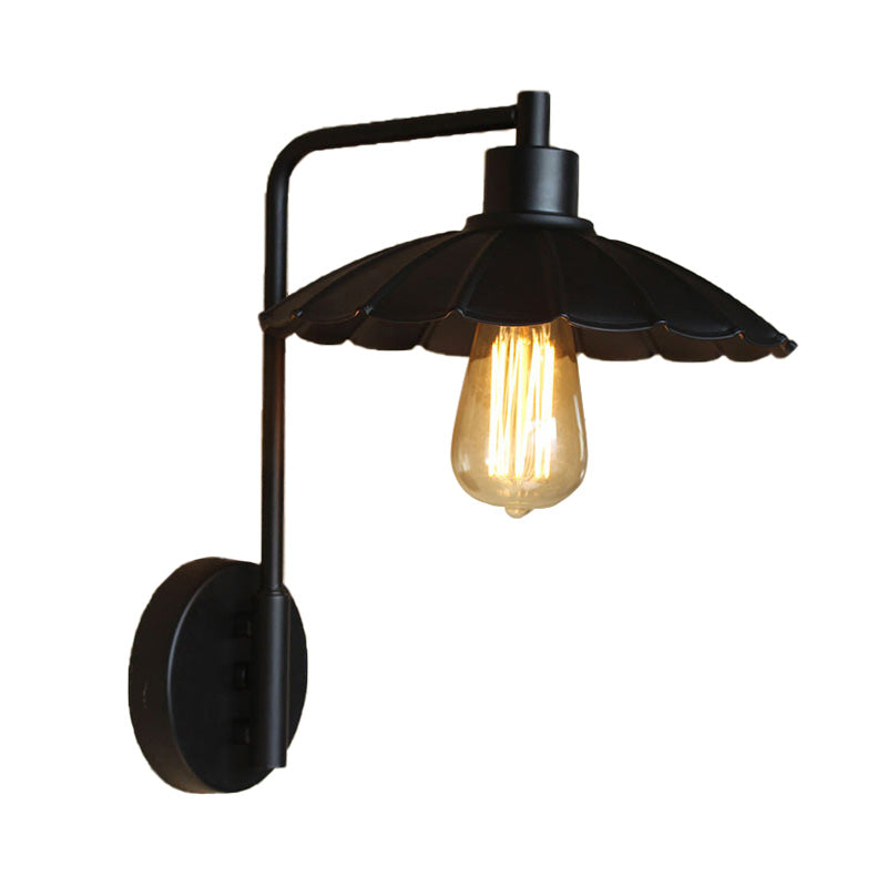 Frendorf | Scalloped Shade Bedside Sconce Wand verlichting Vintage stijl Metallic 1 licht Zwart/Roest Wandlamp met gebogen arm