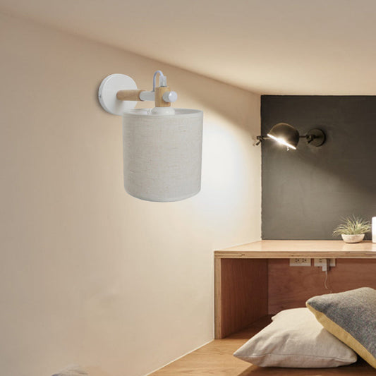 Frendorf | Stoff Zylindrische Wandleuchte Modernist 1 Licht Schlafzimmer Wandmontage Leuchte mit Holzverbindung in Schwarz/Weiß