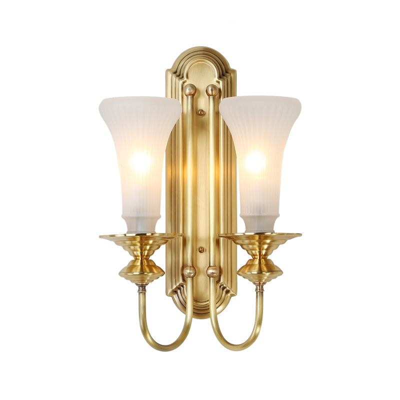 Frendorf | 1/2-Bol Bell Wandleuchte Kolonial Gold Frosted Weiß Glas Wandleuchte mit Metallganshalsarm