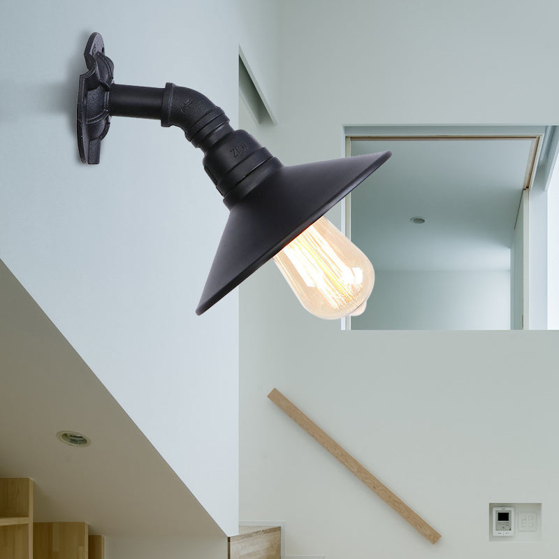 Frendorf | Gebogene Pijp Metalen Wandlamp industrieel Stil 1 Kop Gang Wandlamp Sconces met Conische Shade in Zwart