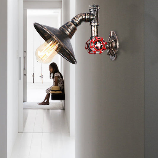 Frendorf | Metallic Flared Shade Wandlampverlichting met Pijp en Ventiel Rustieke 1 Lichts Corridor Wandlamp in Verweerd Brons