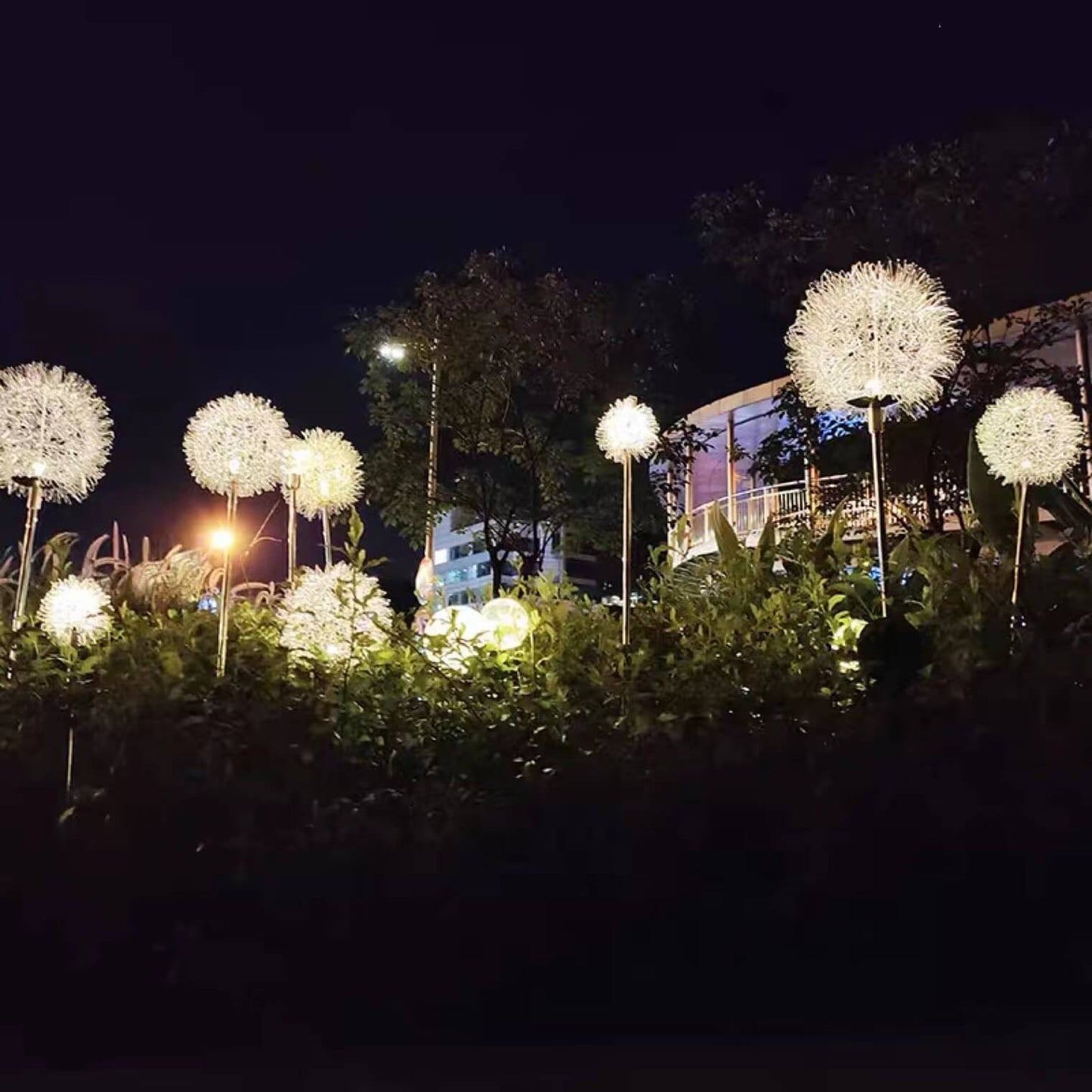 Frendorf | Solaris GlowSphere Gartenleuchte | Aluminiumkugel | LED Solarlicht | Wasserdicht | Warmweiß oder Weiß