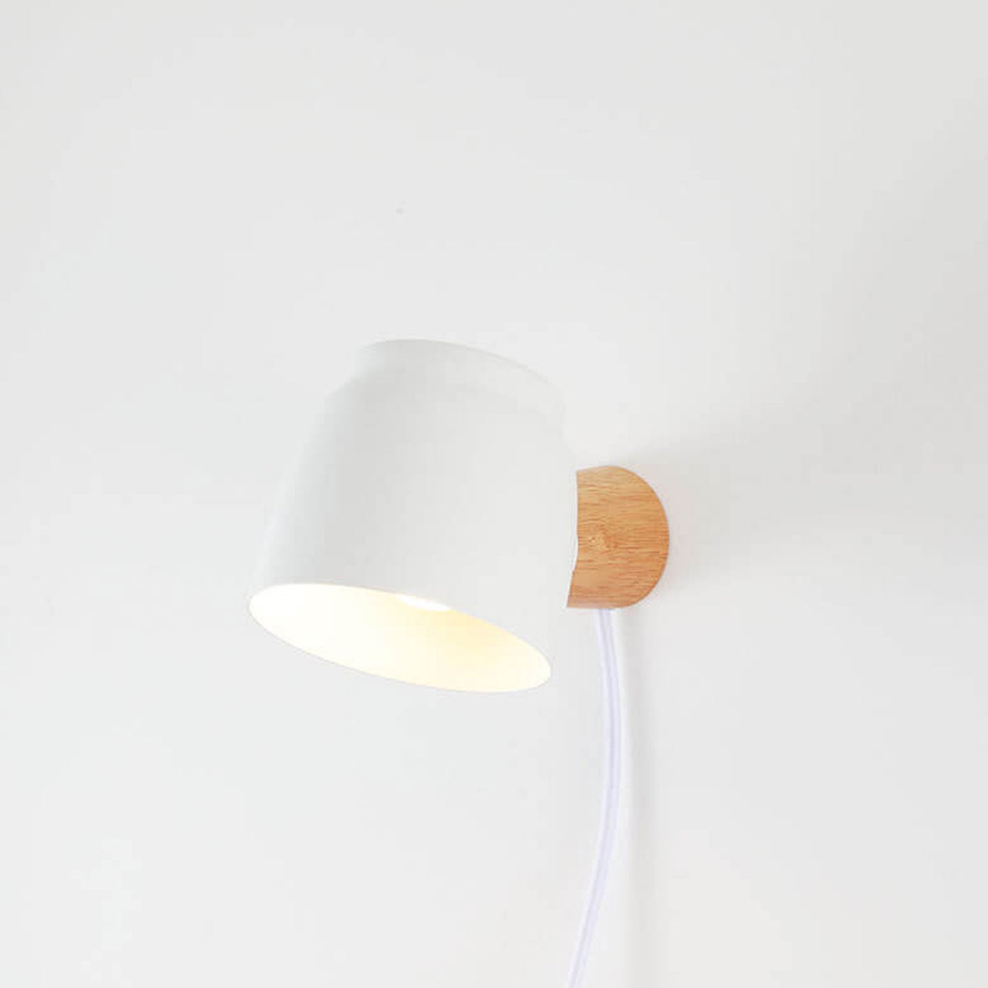 Frendorf | LumaTube Nordic Wandlampe | Drehbares Zylinderdetail | Minimalistisches Design | LED Wandleuchte