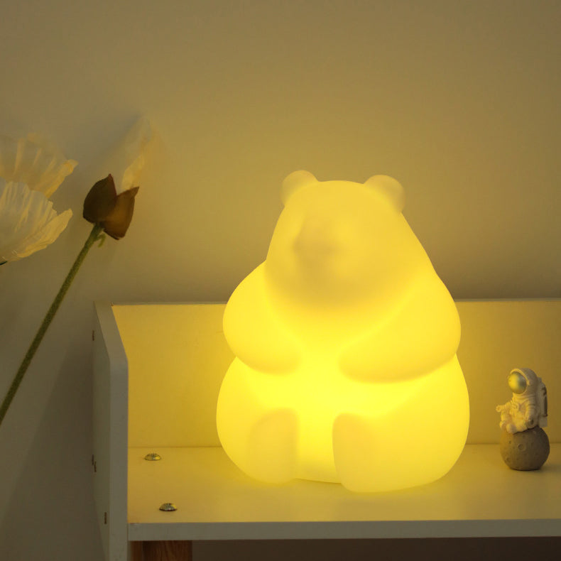 Zeitgenössische kreative Bären-PE-LED-Tischlampe für das Wohnzimmer