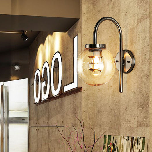 Frendorf | 1 Licht Globe Wandlamp Vintage Zwart/RVS Duidelijk Glas Wandlamp voor Slaapkamer met Koeiennek