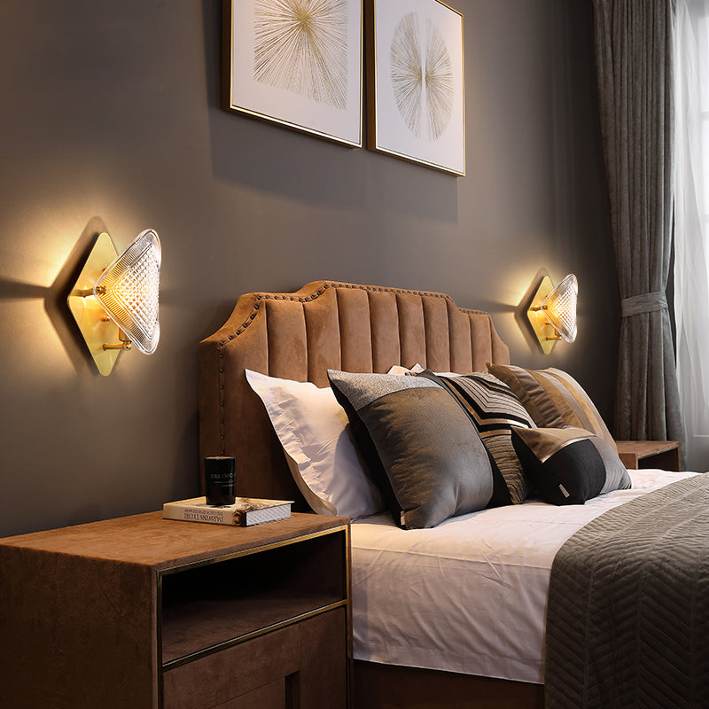Frendorf | 1 Glühbirne Rhombus Wandlicht Fixture Modern Stilvolles Metall und klares Kristall Wandleuchte Lampe in Messing-Finish