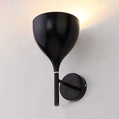 Frendorf | 1-Licht Wandleuchte mit Trichter-Schirm Metallic Modern Flur Wandbeleuchtung in Silber/Schwarz