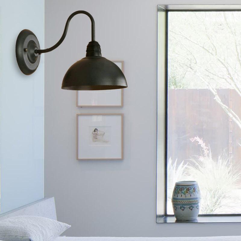 Frendorf | 1 Kopf Wand Sconce Retro Kuppelschirm Metall Sconce Lichtfixture mit gebogenem Arm in Schwarz