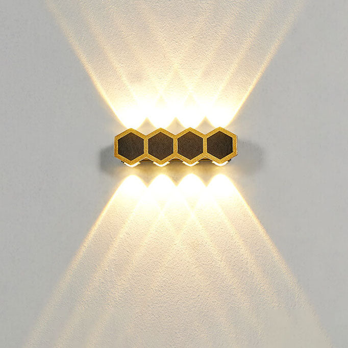 Frendorf | LumoHex Prime | Modernes Outdoor LED Wandlicht | Hexagon Schwarz-Gold Kombination