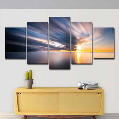 Frendorf | Moderne Wandkunst Momentaufnahme von Wolke über ruhigem Meer in Blau für Esszimmer