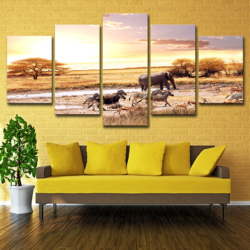 Gelbes Afrikanisches Savanne Landschaft Kunst Druck Zebra und Elefant Tropix Mehrteiliges Canvas