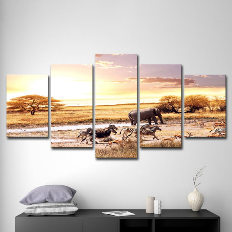 Gelbes Afrikanisches Savanne Landschaft Kunst Druck Zebra und Elefant Tropix Mehrteiliges Canvas