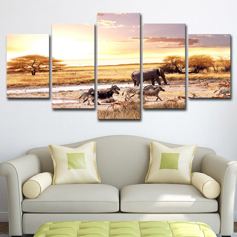 Gelbes Afrikanisches Savanne Landschaft Kunst Druck Zebra und Elefant Tropix Mehrteiliges Canvas