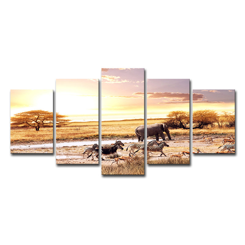 Gelbes Afrikanisches Savanne Landschaft Kunst Druck Zebra und Elefant Tropix Mehrteiliges Canvas
