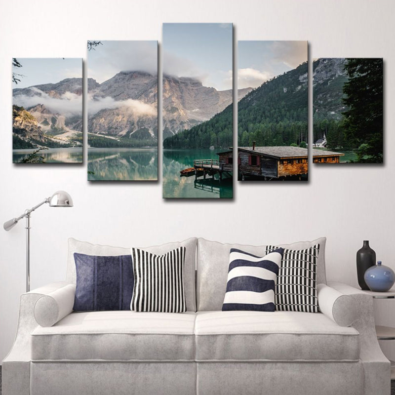 Frendorf | Grauer moderner Leinwanddruck Seehaus am Berg Wandkunst für Hotel, Mehrteilig