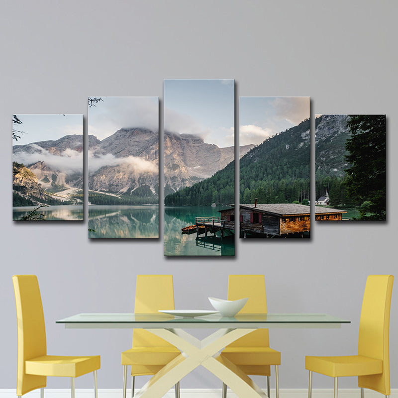 Frendorf | Grauer moderner Leinwanddruck Seehaus am Berg Wandkunst für Hotel, Mehrteilig