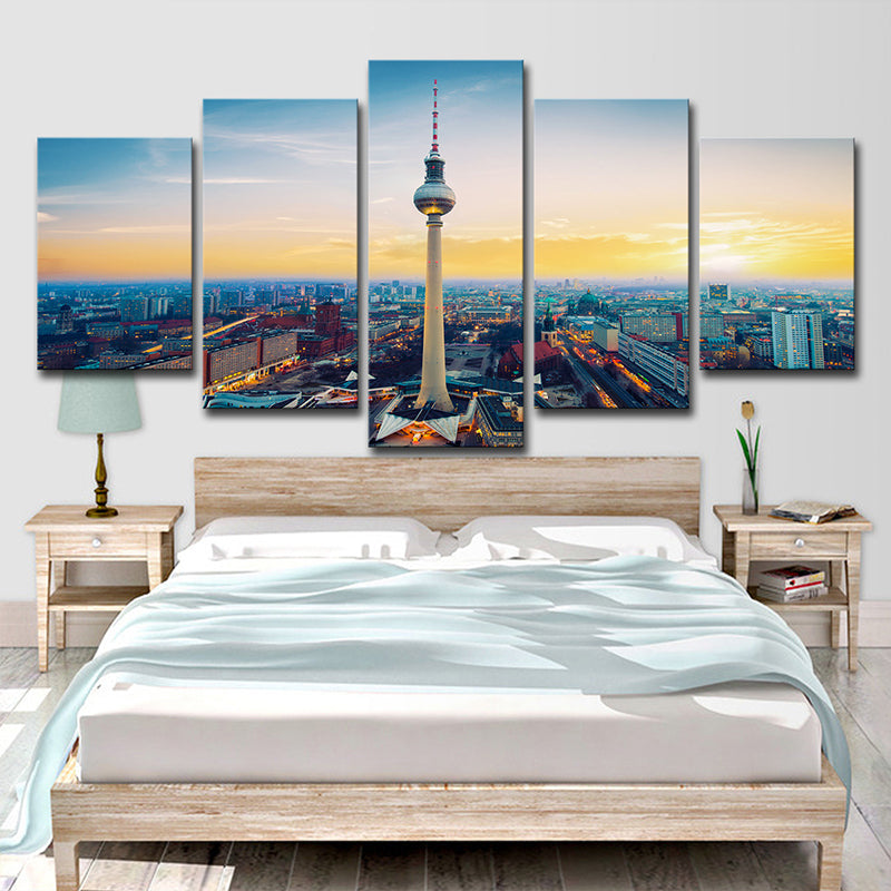 Frendorf | Berlin TV Tower Wandkunst Global Inspiriert Prächtiger Sonnenuntergang Landschaft Leinwanddruck in Gelb