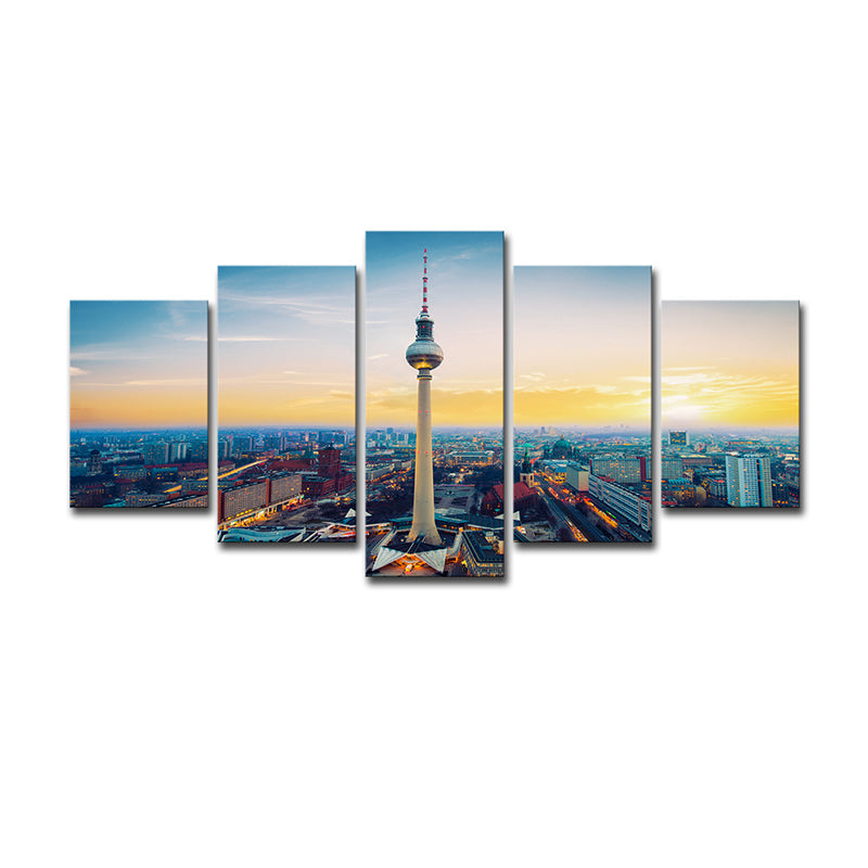 Frendorf | Berlin TV Tower Wandkunst Global Inspiriert Prächtiger Sonnenuntergang Landschaft Leinwanddruck in Gelb