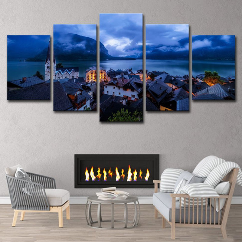Frendorf | Blauer global inspirierter Leinwanddruck Hallstatt See Stadt Nachtlandschaft Wandkunst Dekor für Zuhause
