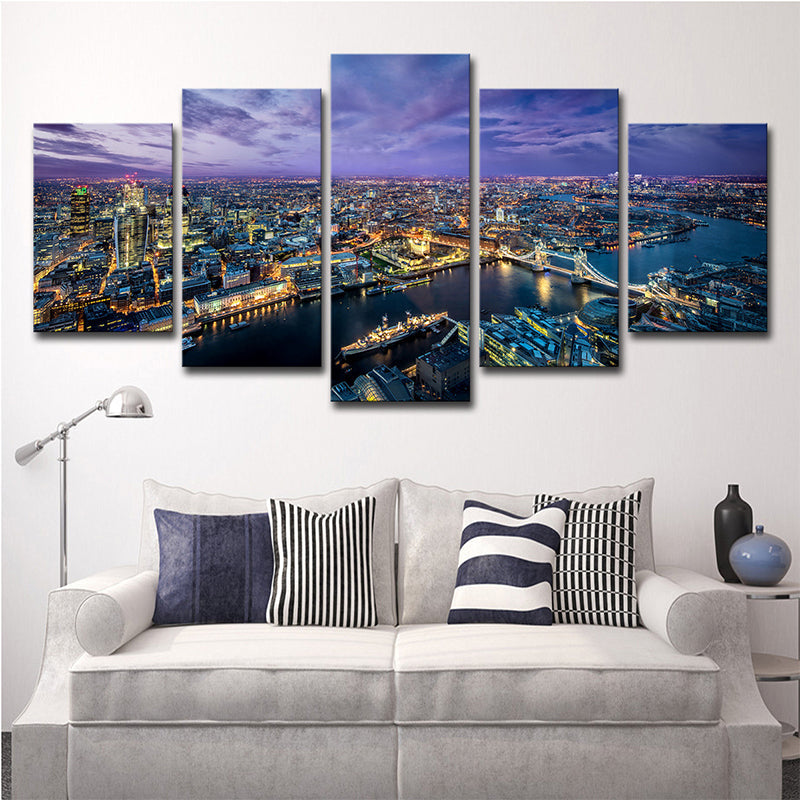 Frendorf | Lila Modernistische Kunstprint West-Europa Stads Nacht Scene Canvas voor Zitkamer