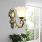 Frendorf | 1 Licht Bloom Wandlamp Vintage Messing/Beige Frosted Geribbeld Glas Wandverlichting met Gebogen Arm