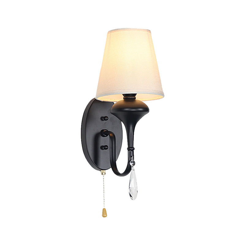 Frendorf | Farmhouse Kegelartige Wandmontage Licht 1 Glühbirne Stoff Kristall Tropfen Wandbeleuchtung Idee mit Zugkette in Schwarz