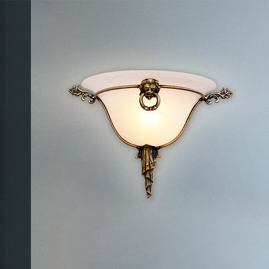 Frendorf | 1-Head Domed Wandleuchte Traditionelle Messing Frosted Glass Wandmontage Licht für Flur