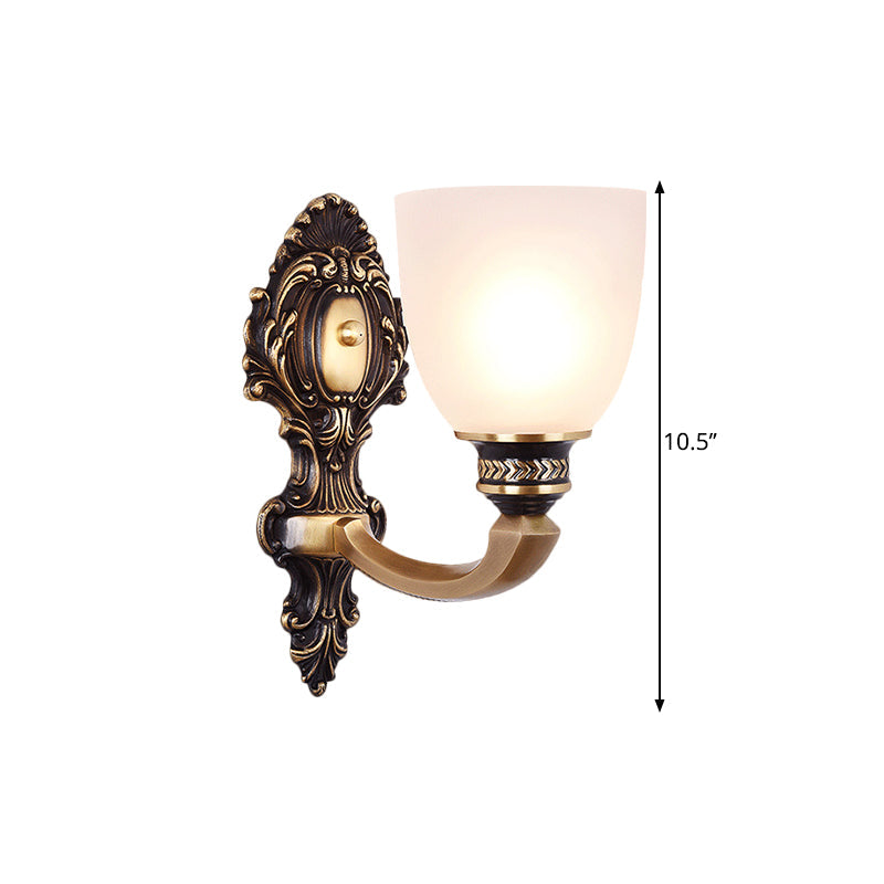 Frendorf | 2-Kopf Wandleuchte Land Umgekehrte Glocke Weißes Glas Wandbeleuchtungseinheit in Messing, 5"/14" Breit