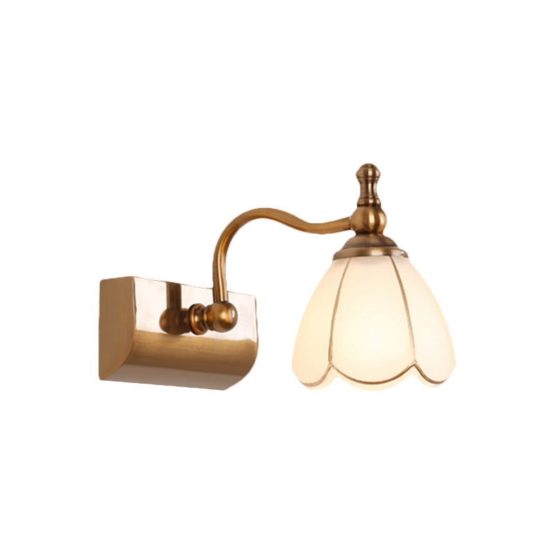 Frendorf | Weißes Glas Messing Vanity Lampe Scalloped 1/2-Licht Rustikaler Stil Wandmontage Beleuchtung mit Gebogenem Arm