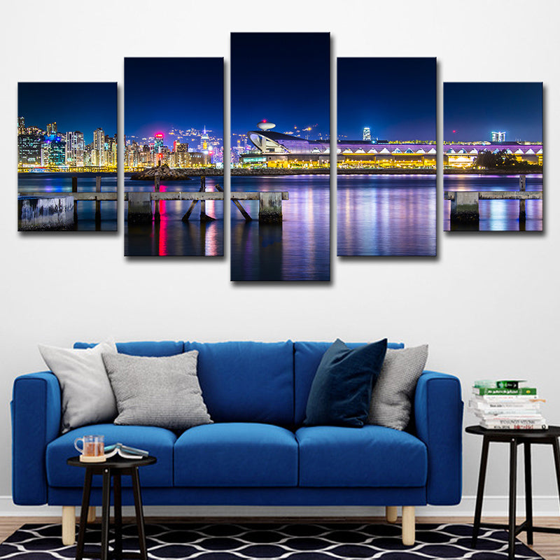 Frendorf | Foto-geprinte stedelijke canvas kunst met nachtlandschap van Kai Tak Cruise Terminal in blauw