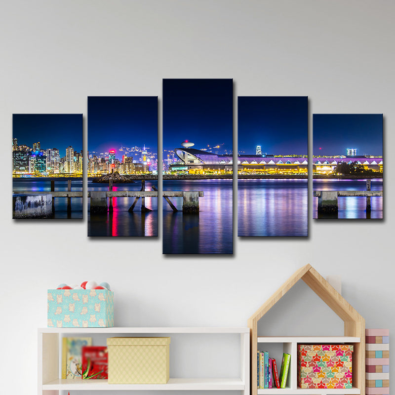 Frendorf | Foto-geprinte stedelijke canvas kunst met nachtlandschap van Kai Tak Cruise Terminal in blauw