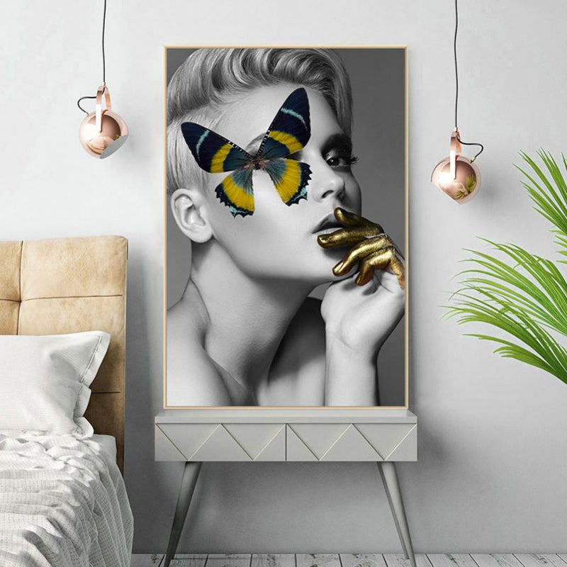 Frendorf | Glam Wandkunst Grau-Gelb Frau mit Schmetterling über dem Auge Leinwand für Mädchen Schlafzimmer