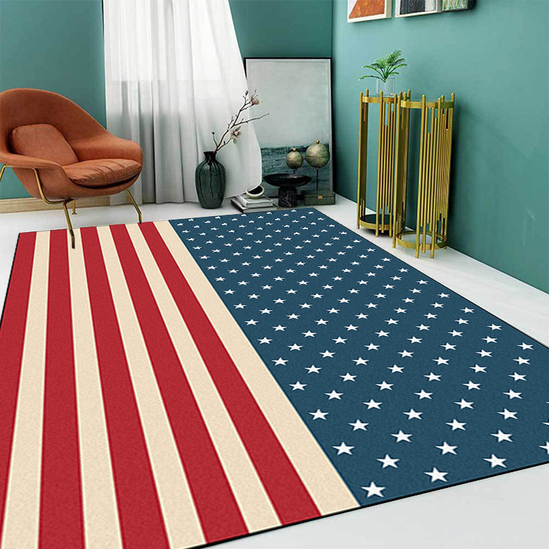 Frendorf | Stylischer USA-Flaggenmuster-Teppich Blau und Rot Nordic Teppich Polyester Waschbar Rutschfeste Rückseite Teppich für das Wohnzimmer