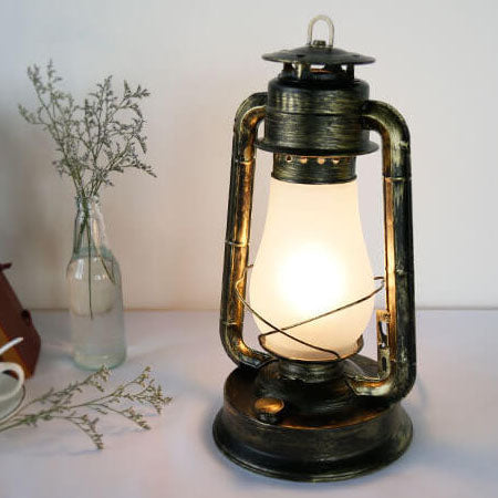 Frendorf | LuxeLume Retro Kerosin Tischlampe | Nostalgische Öllampe | 1-flammige Deko-Laterne