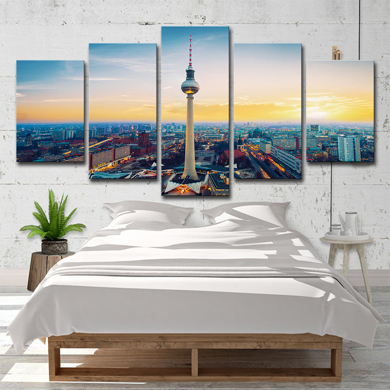 Frendorf | Gelbes Sundown Stadtbild Leinwandkunst Berlin Fernsehturm Global Inspiriert Mehrteilig Wanddekoration