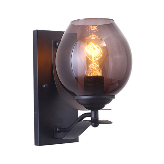 Frendorf | Ein Licht Wandleuchte mit Kugel-Schirm Graues Glas Industrielle Café Licht Armatur in Schwarz