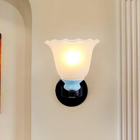 Frendorf | 1/2-Bulb Bloom Wandlamp Antiqued Black Frosted Ribbed Glas Wandverlichting voor Woonkamer