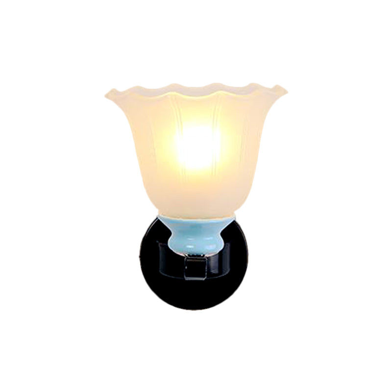 Frendorf | 1/2-Bulb Bloom Wandlamp Antiqued Black Frosted Ribbed Glas Wandverlichting voor Woonkamer