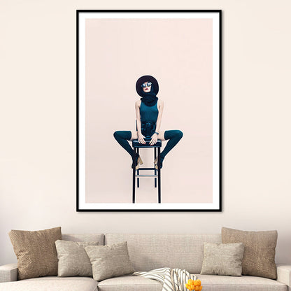 Frendorf | Leinwand Pink Wandkunst Dekor Modernismus Dame sitzt auf Stuhl Eingewickelte Leinwand für großes Zimmer
