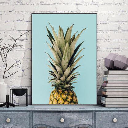 Frendorf | Nordic Photography Ananas Wandkunst Wohnzimmer Leinwanddruck in Grün auf Blau