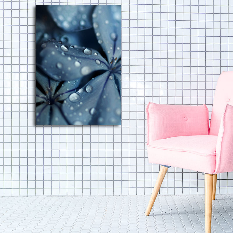 Frendorf | Blatt mit Tau Leinwand Kunst Nordisch Strukturierte Wohnzimmers Wanddekoration in Sanften Farben