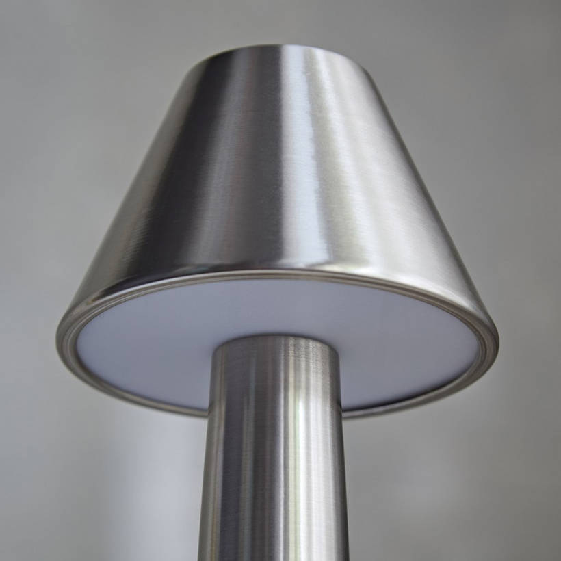 Frendorf | LumiCone - Schlanke konische moderne Tischlampe
