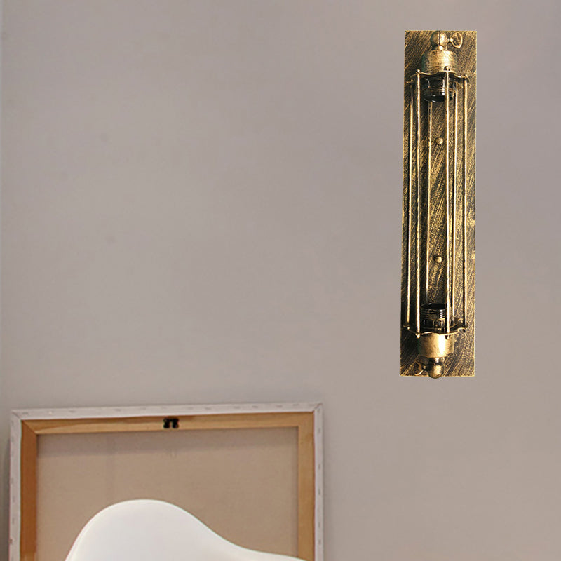 Frendorf | 1 Kopfs Wandlampe Beleuchtung Retro Industriell Linear Schmiedeeisen Wandleuchte mit Käfigschirm in gealtertem Messing