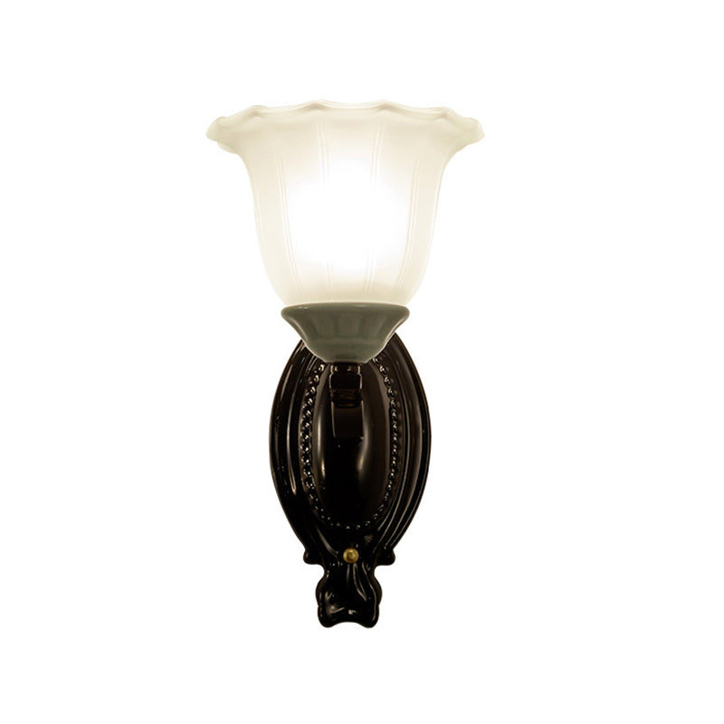Frendorf | 1/2-Licht Wandleuchte Retro-Stil Schlafzimmer Wandmontage Beleuchtung mit gewelltem Glockenmattem Glas-Schirm in Schwarz