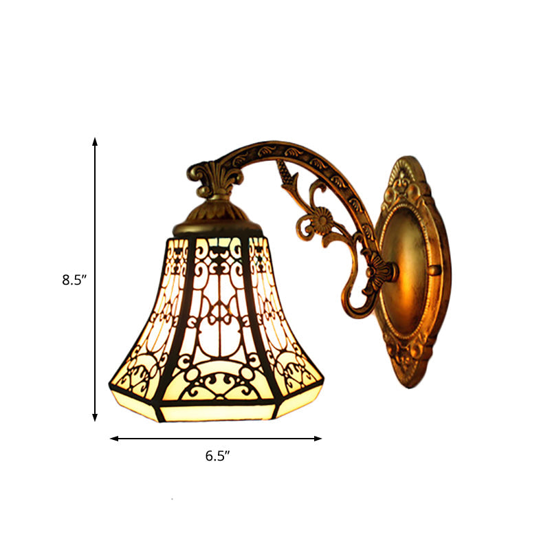 Frendorf | Glas-in-lood Bel Wandlamp met Verouderde Messing Gebogen Arm 1 Licht Lodge Wandmontage Lamp