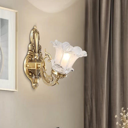 Frendorf | Messing 1/2 Glühbirnen Wandleuchte Landhaus Klar Gerippt Glas Blumenform Wandmontierte Lampe